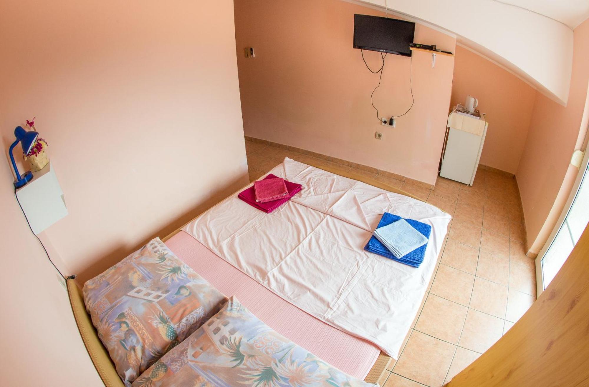 Guest House Almond Bečići Rom bilde