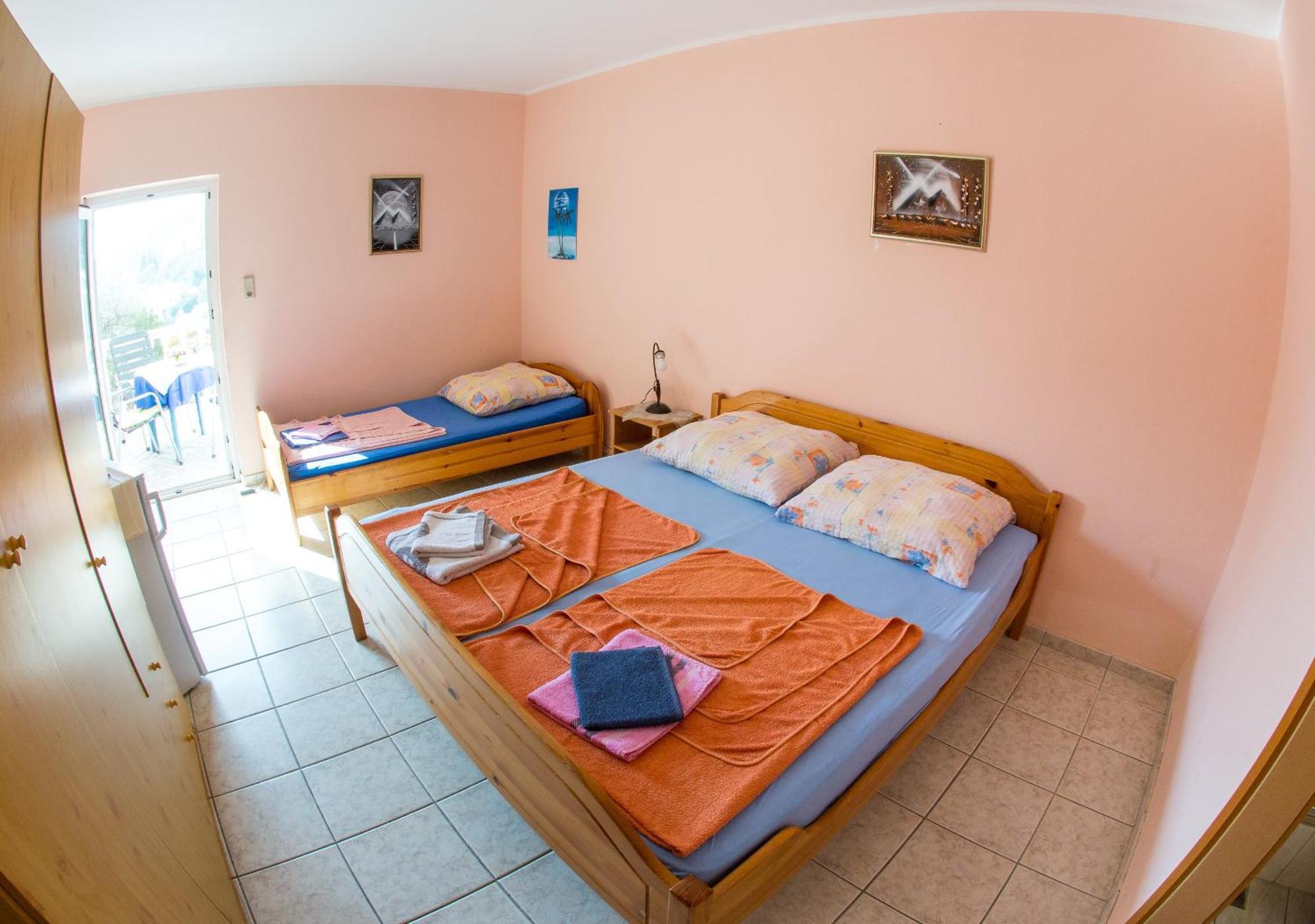 Guest House Almond Bečići Rom bilde