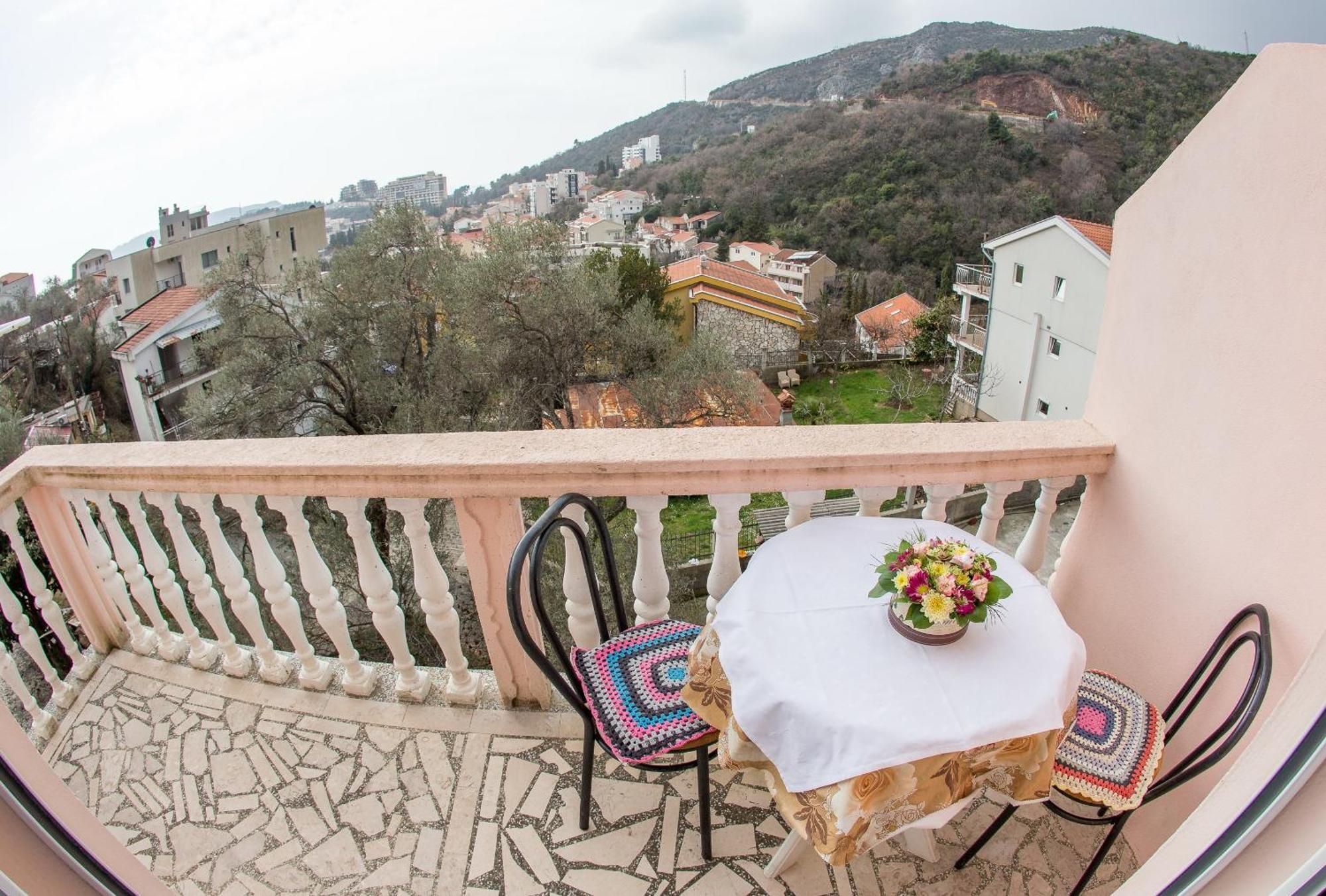 Guest House Almond Bečići Eksteriør bilde