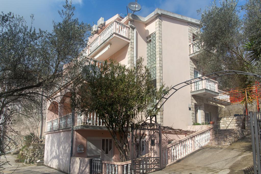 Guest House Almond Bečići Eksteriør bilde