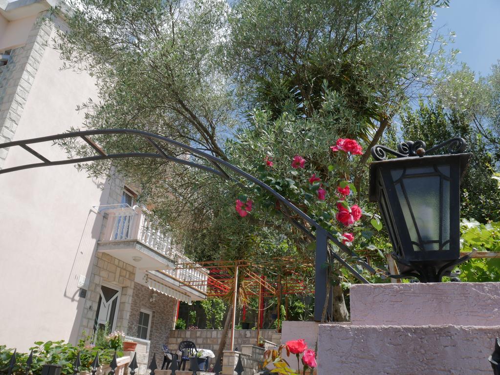 Guest House Almond Bečići Eksteriør bilde