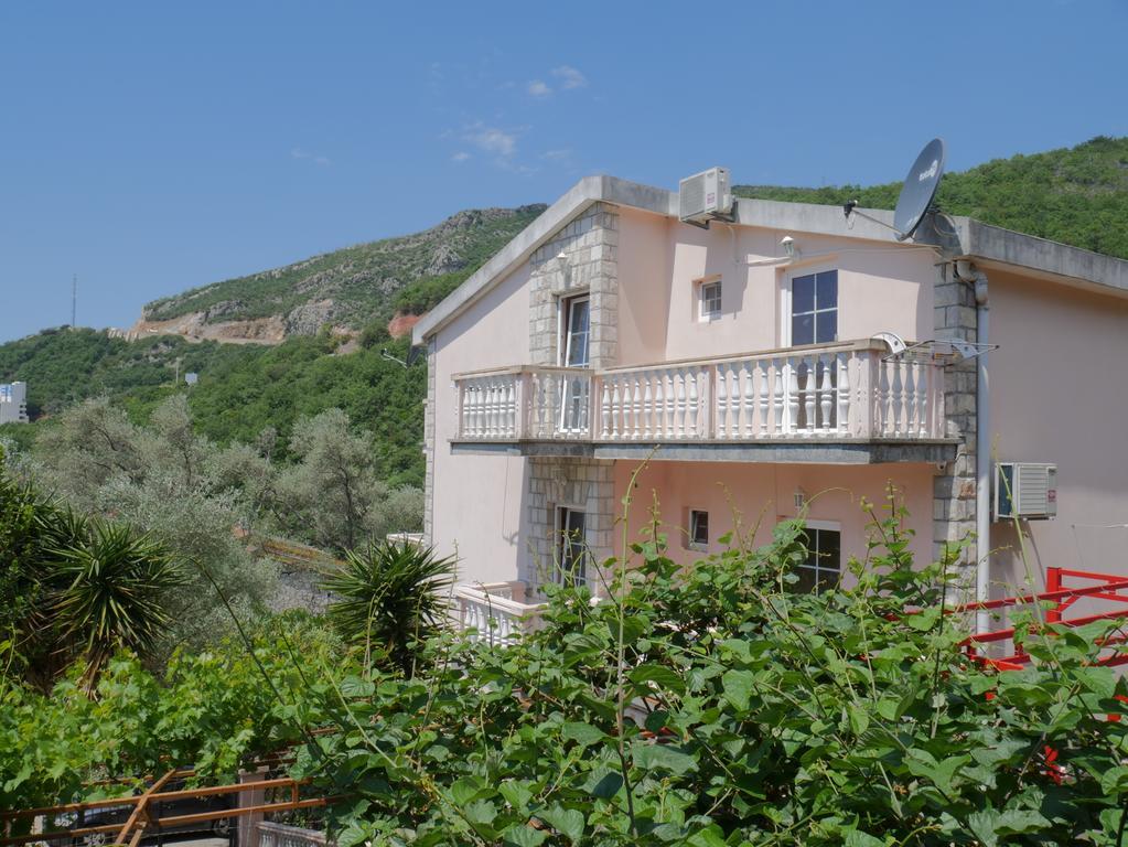 Guest House Almond Bečići Eksteriør bilde